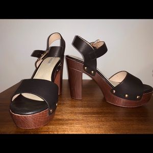 Chunky clog platform heel